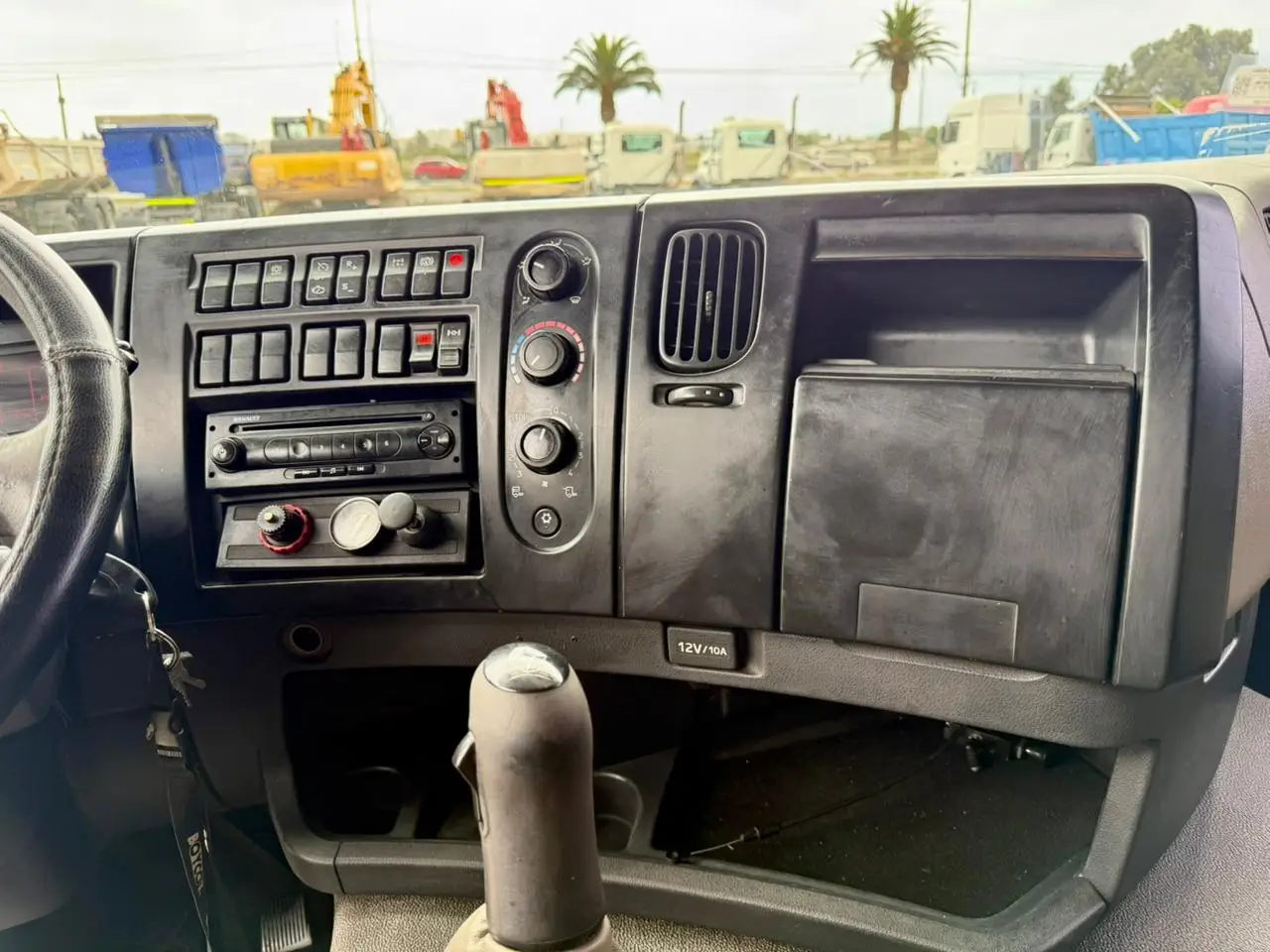 2012 Camión Renault Premier 440 DXi – Carrocería Plana - Imagen 20