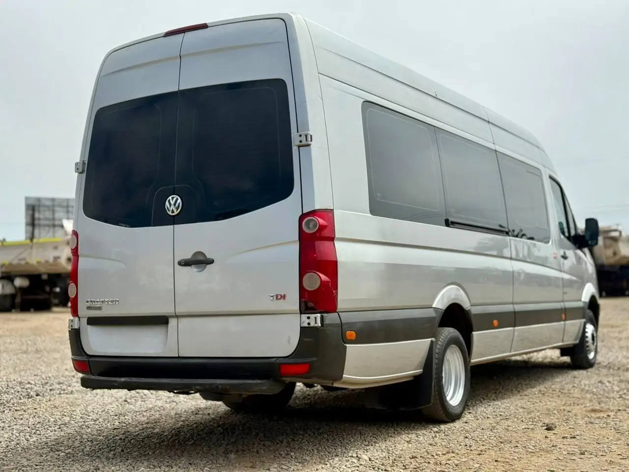 2015 Minibus Volkswagen Crafter 2.0 para 17 pasajeros – Operativo - Imagen 4