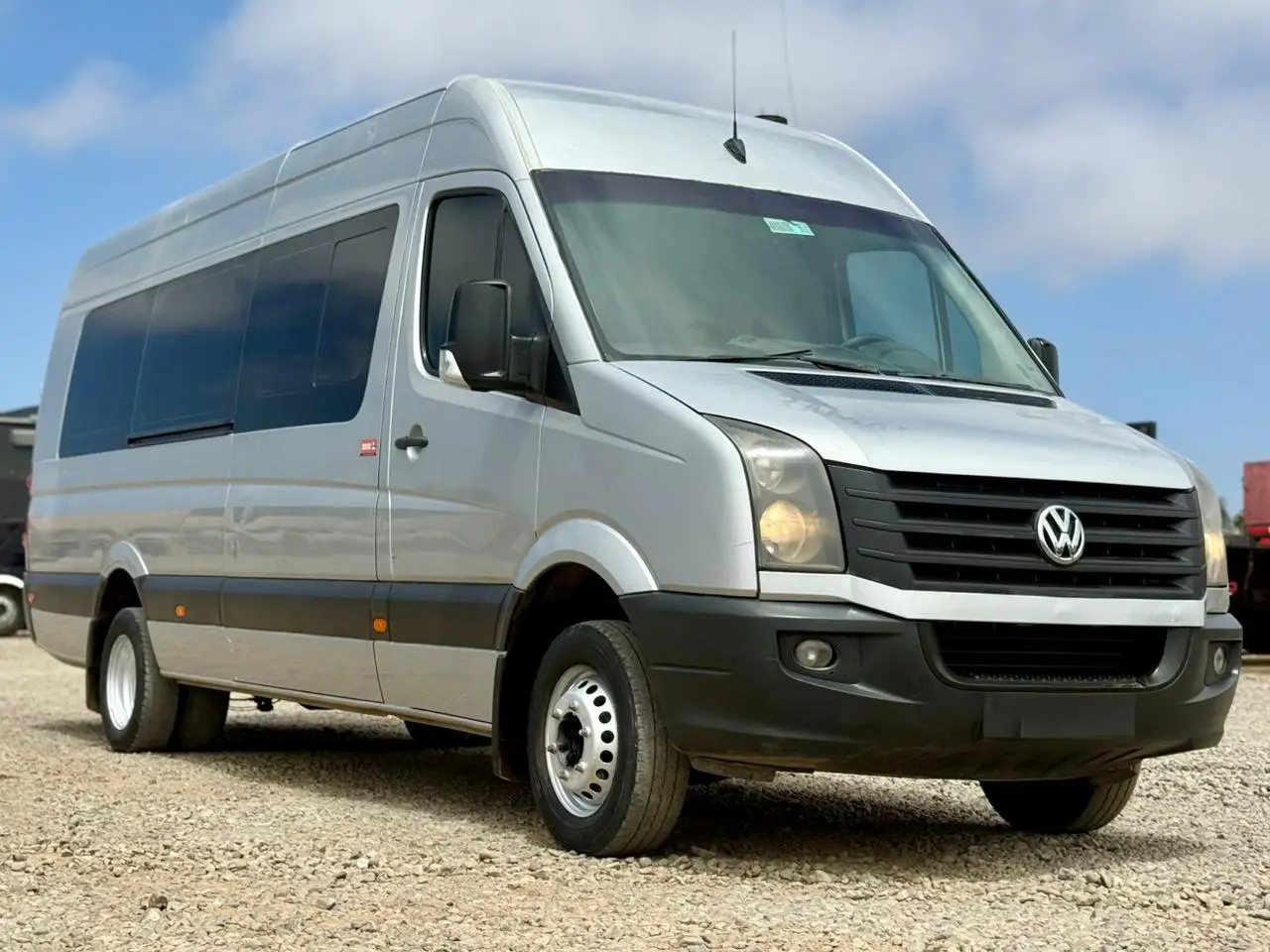 2015 Minibus Volkswagen Crafter 2.0 para 17 pasajeros – Operativo - Imagen 6