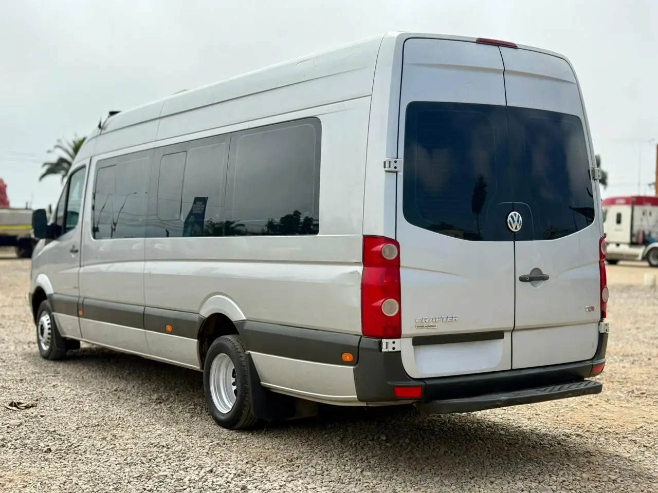 2015 Minibus Volkswagen Crafter 2.0 para 17 pasajeros – Operativo - Imagen 9
