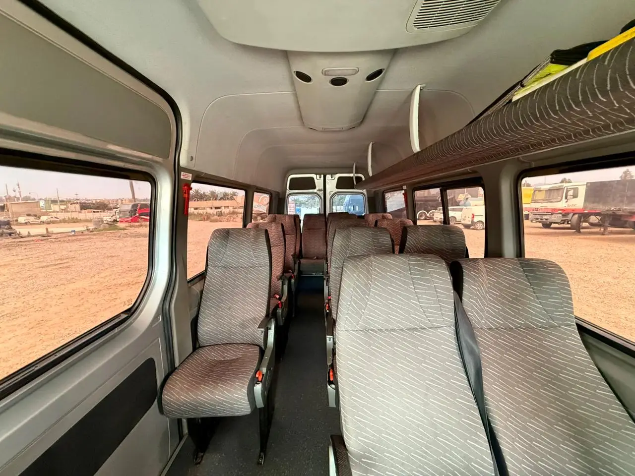 2015 Minibus Volkswagen Crafter 2.0 para 17 pasajeros – Operativo - Imagen 12