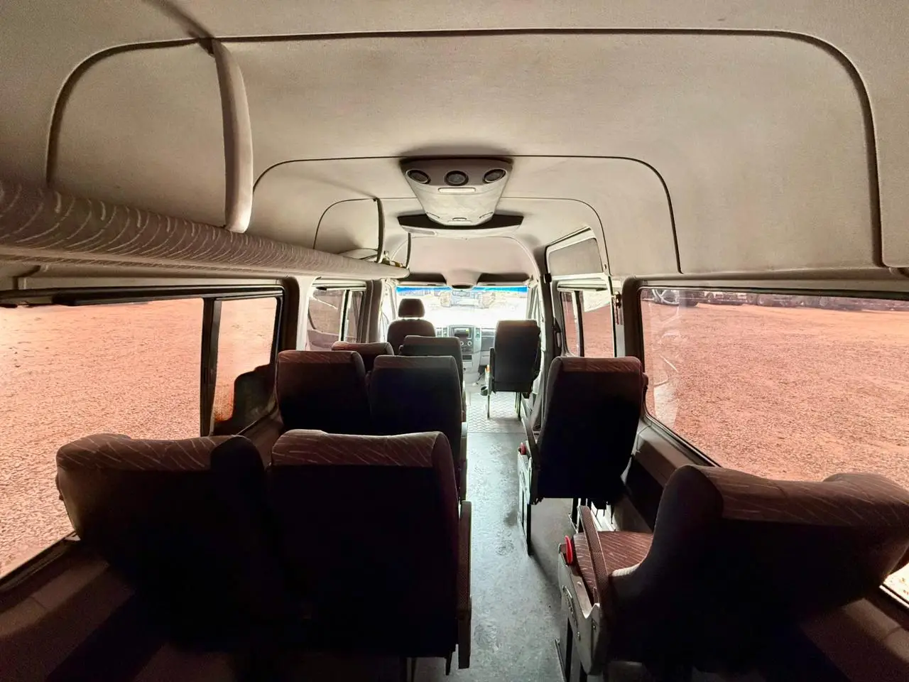 2015 Minibus Volkswagen Crafter 2.0 para 17 pasajeros – Operativo - Imagen 13