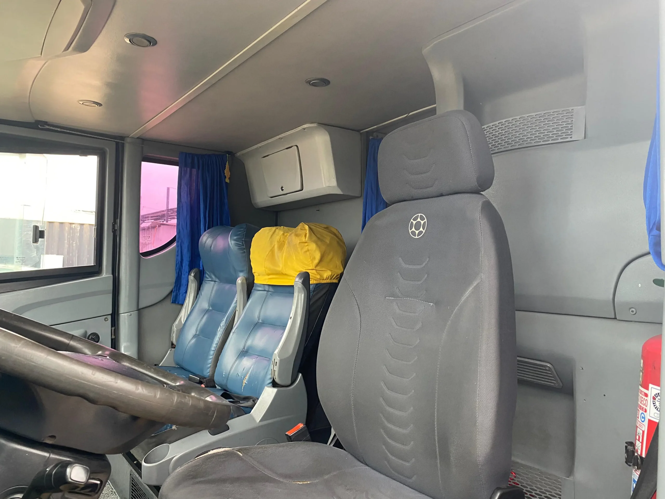 2013 Bus Scania K410 Salón Cama 43 Pasajeros – 2 pisos – Carroceria Marcopolo G7 - Imagen 3