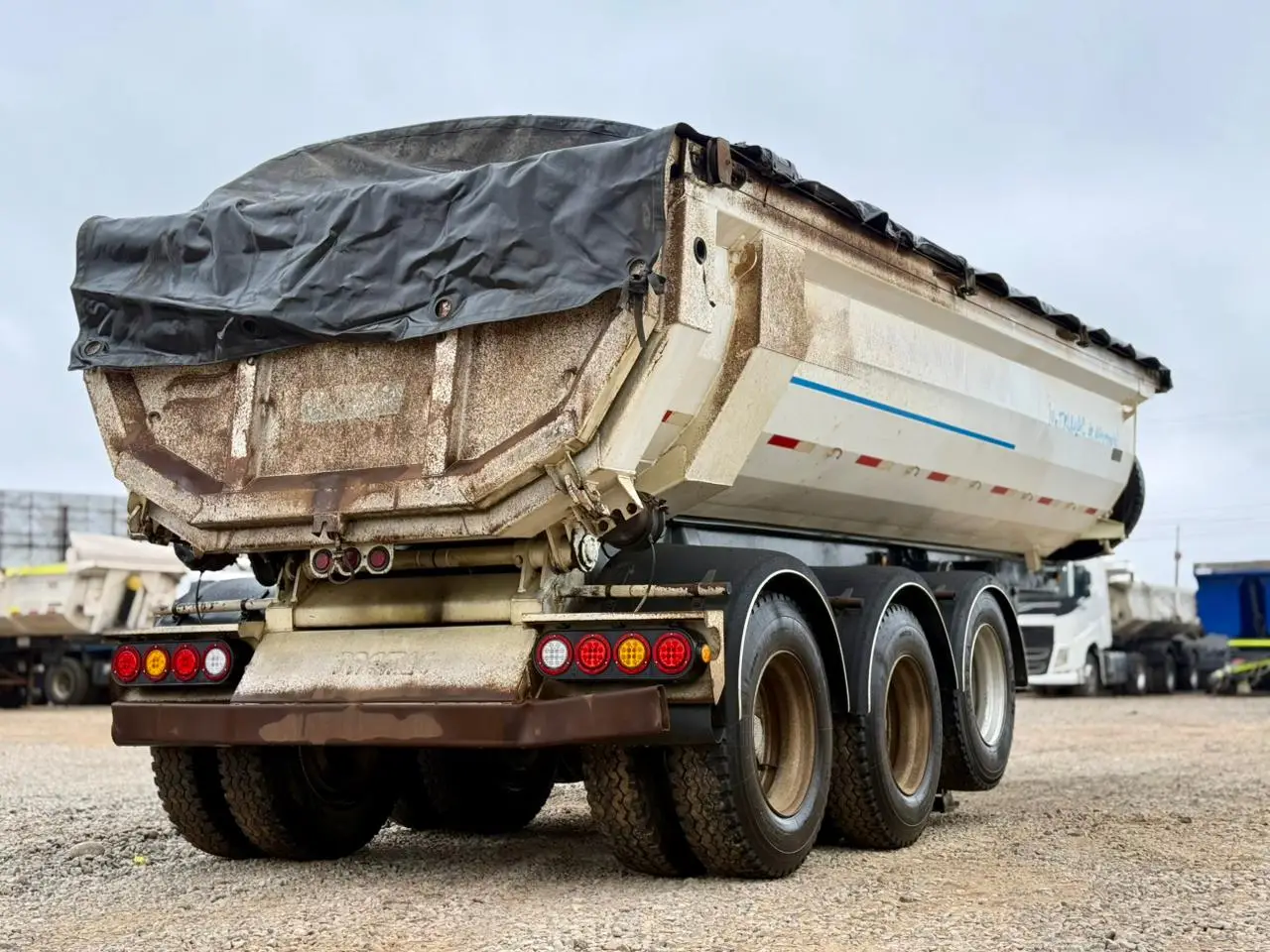 2019 Semiremolque Batea Tremac – 3 Ejes Corridos 20m3 – Con Autoencarpe - Imagen 9