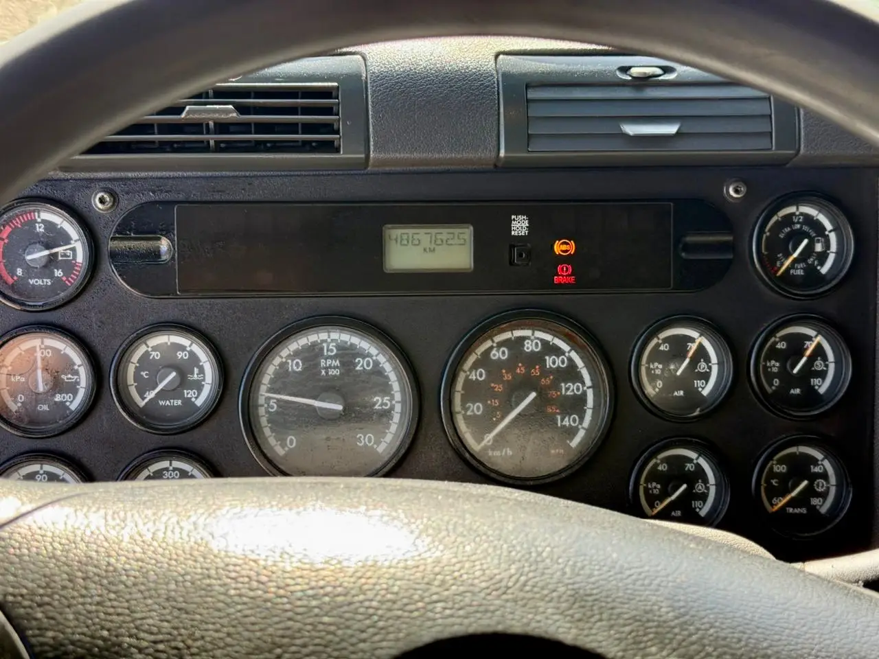 2015 Tractocamión Freightliner Cascadia 125 – con Kit Hidráulico – Sin Válvula EGR - 487.000 kms - Imagen 14