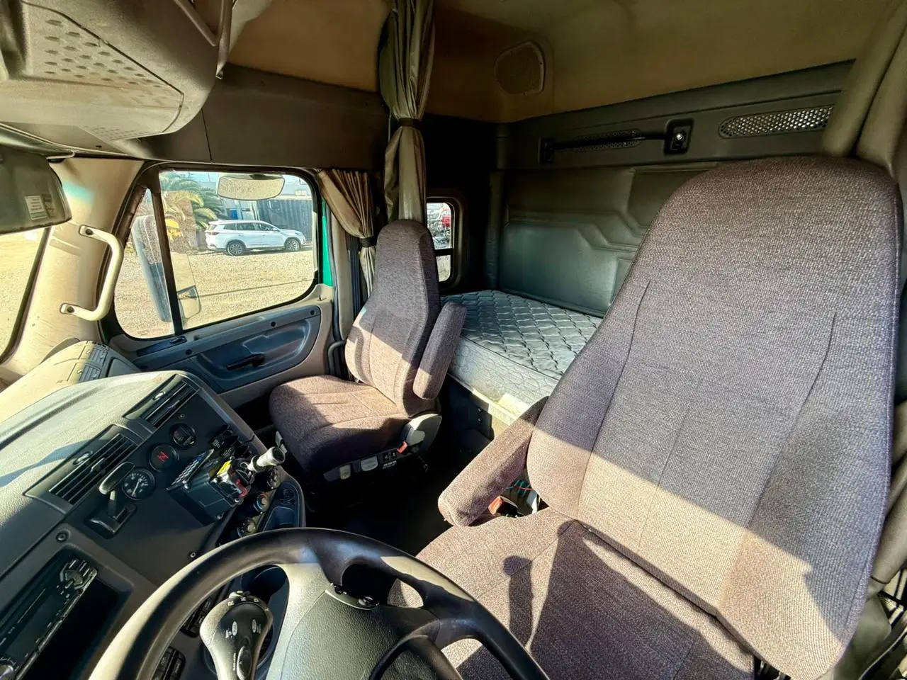 2015 Tractocamión Freightliner Cascadia 125 – con Kit Hidráulico – Sin Válvula EGR - 487.000 kms - Imagen 18
