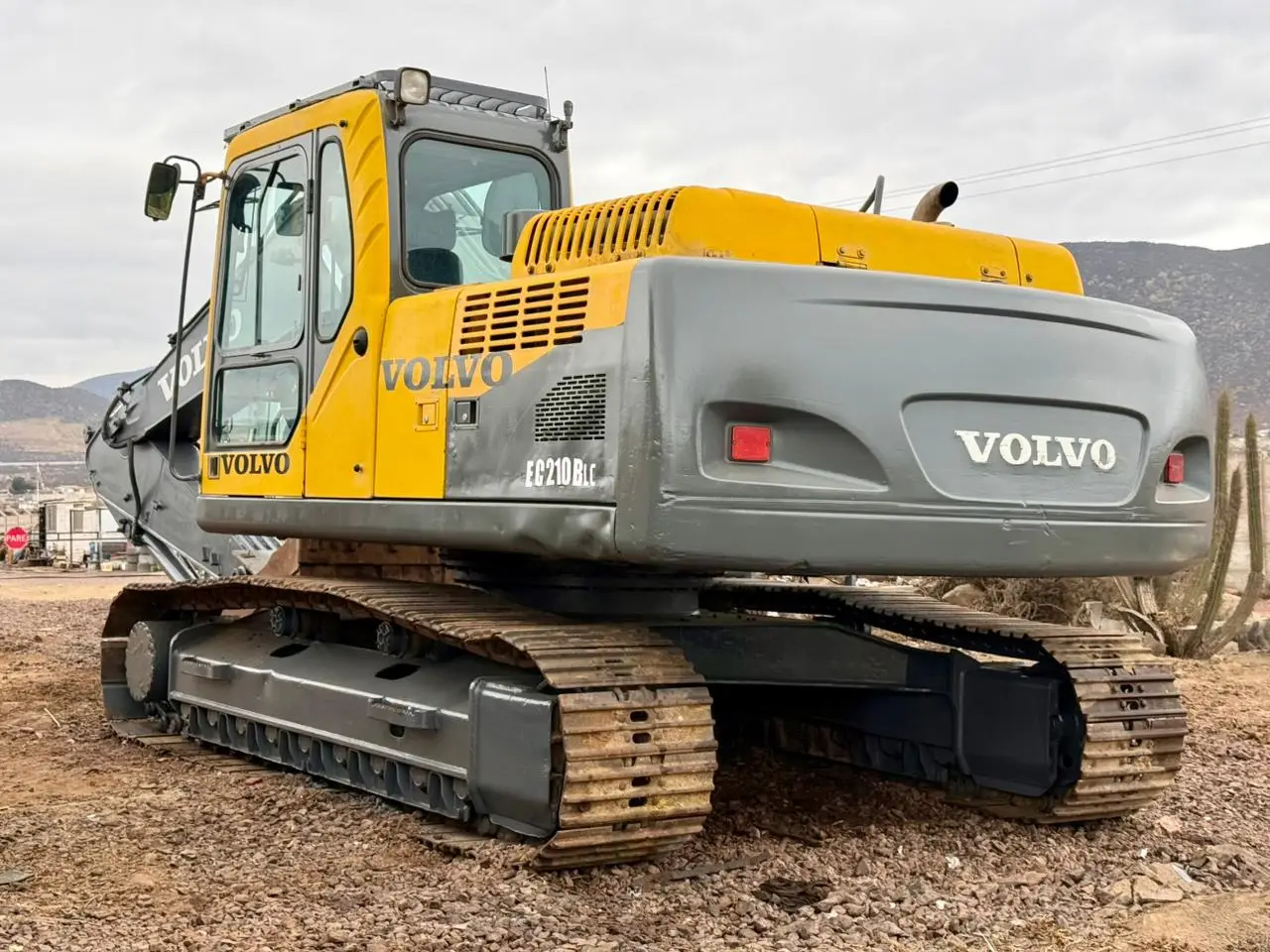 2009 Excavadora Volvo EC210BLC – 8.000 hrs -OPORTUNIDAD - Imagen 3