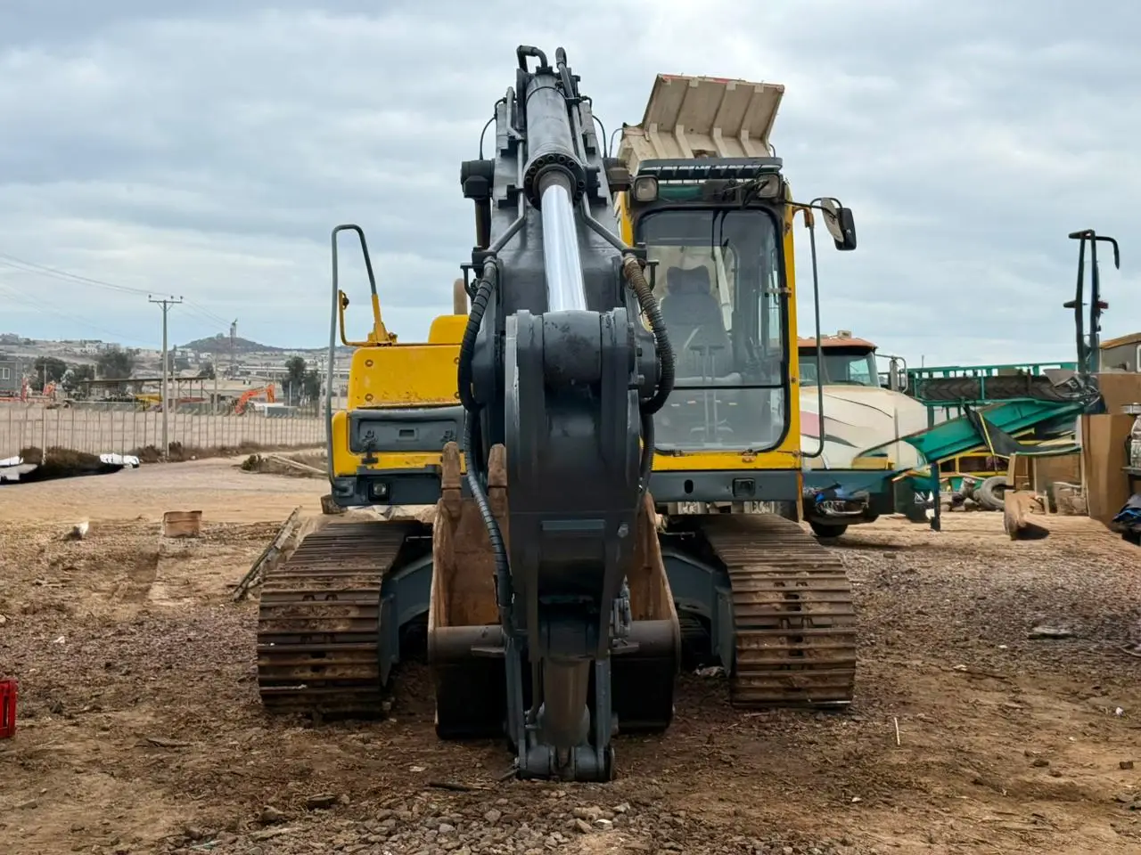 2009 Excavadora Volvo EC210BLC – 8.000 hrs -OPORTUNIDAD - Imagen 4