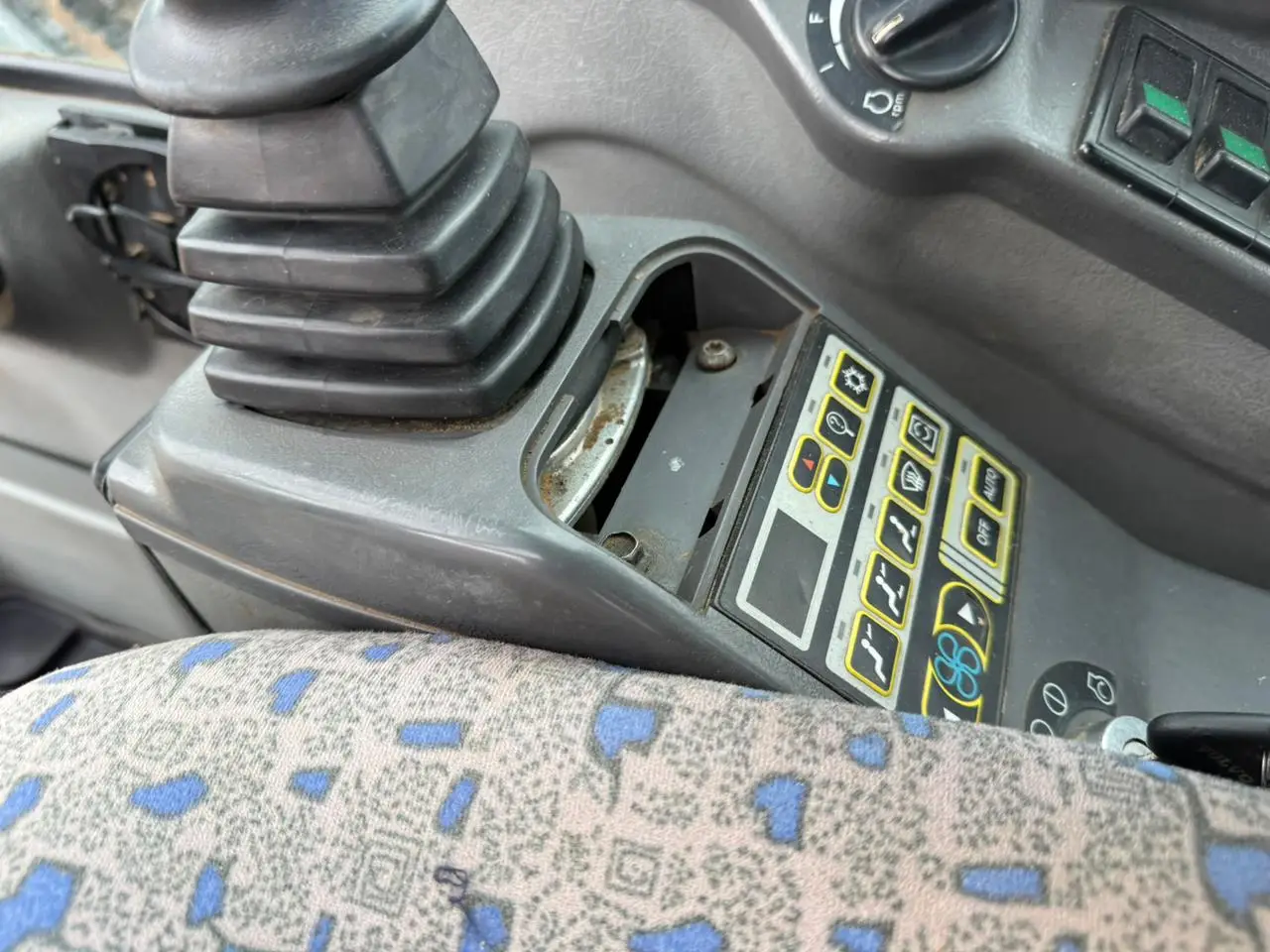 2009 Excavadora Volvo EC210BLC – 8.000 hrs -OPORTUNIDAD - Imagen 14