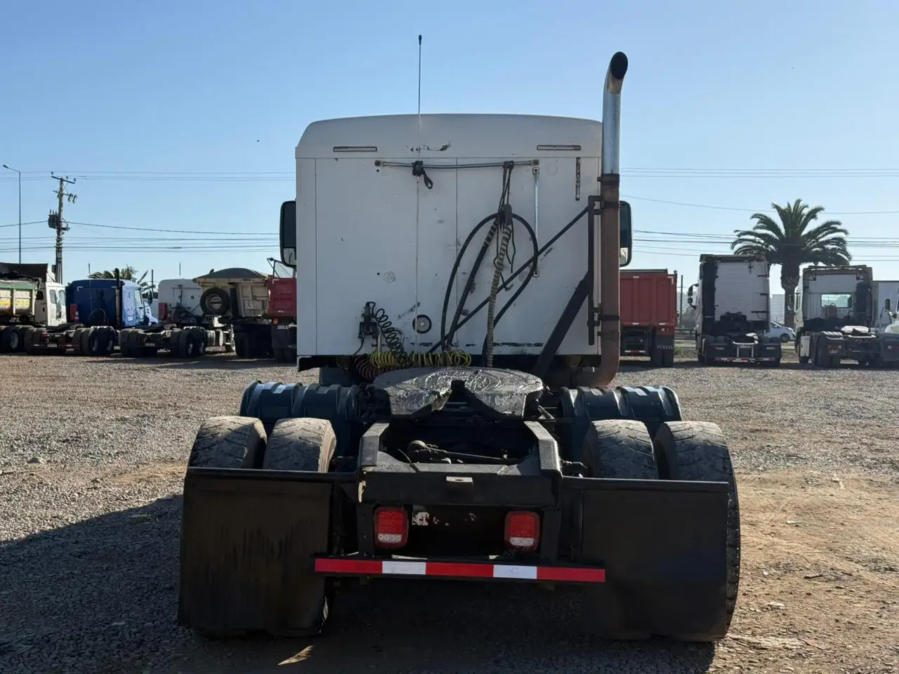 2016 Tractocamión Mack Pinnacle CXU613 – con Kit Hidráulico – Transmisión Mecánica Fuller 18 vel - Imagen 5
