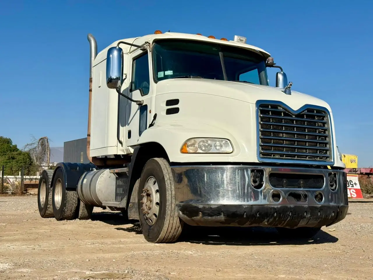 2016 Tractocamión Mack Pinnacle CXU613 – con Kit Hidráulico – Transmisión Mecánica Fuller 18 vel - Imagen 7
