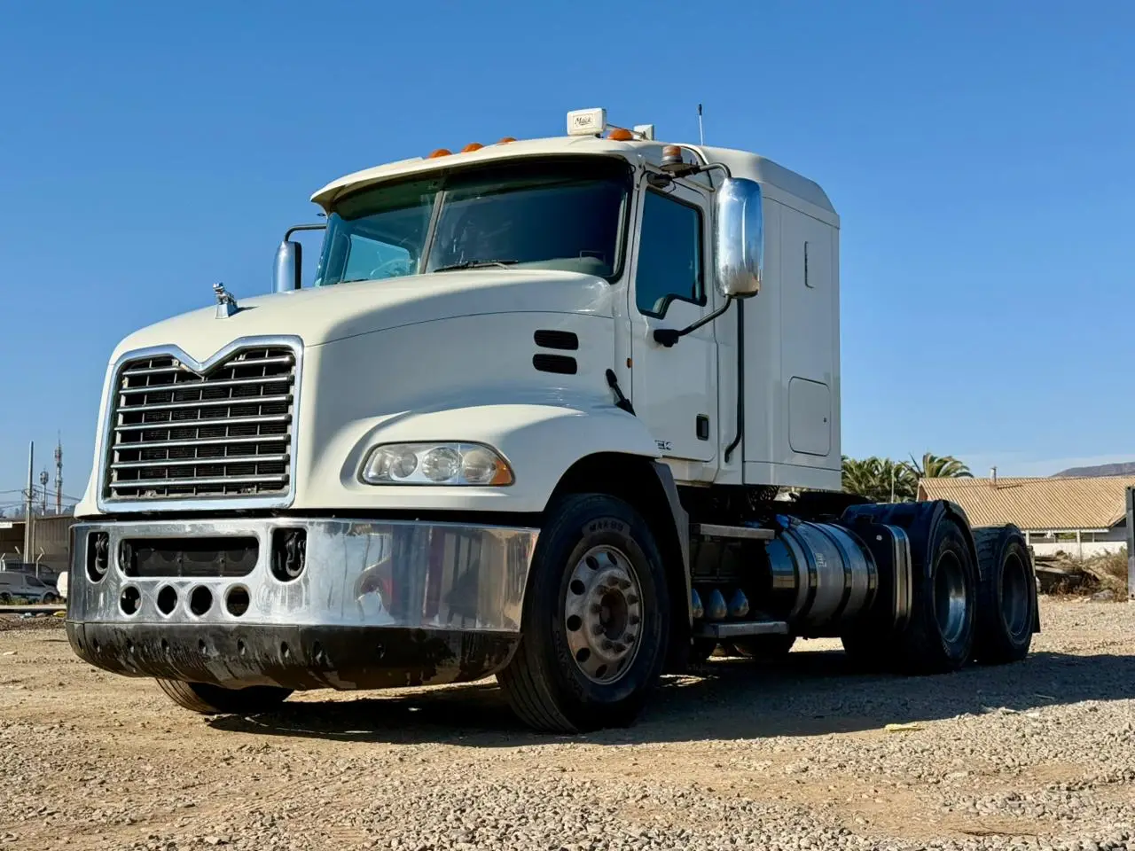 2016 Tractocamión Mack Pinnacle CXU613 – con Kit Hidráulico – Transmisión Mecánica Fuller 18 vel - Imagen 8