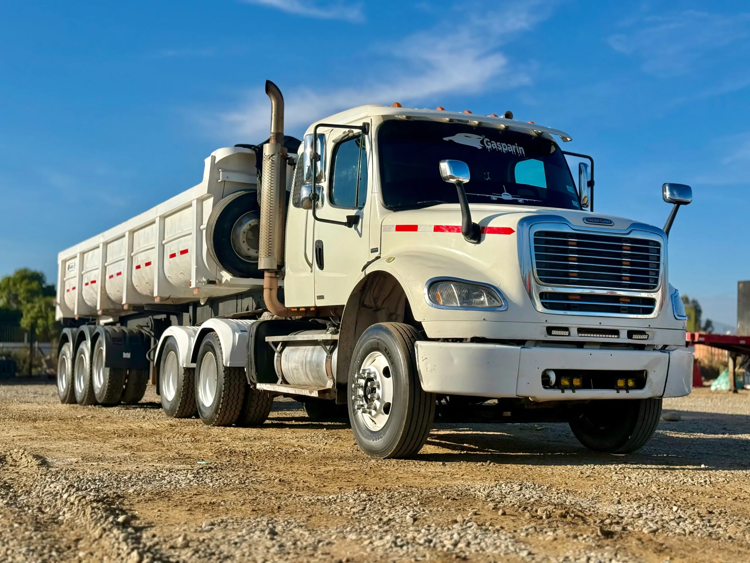 2011 Tractocamión Freightliner M2 112 – con Kit Hidráulico - Imagen 3