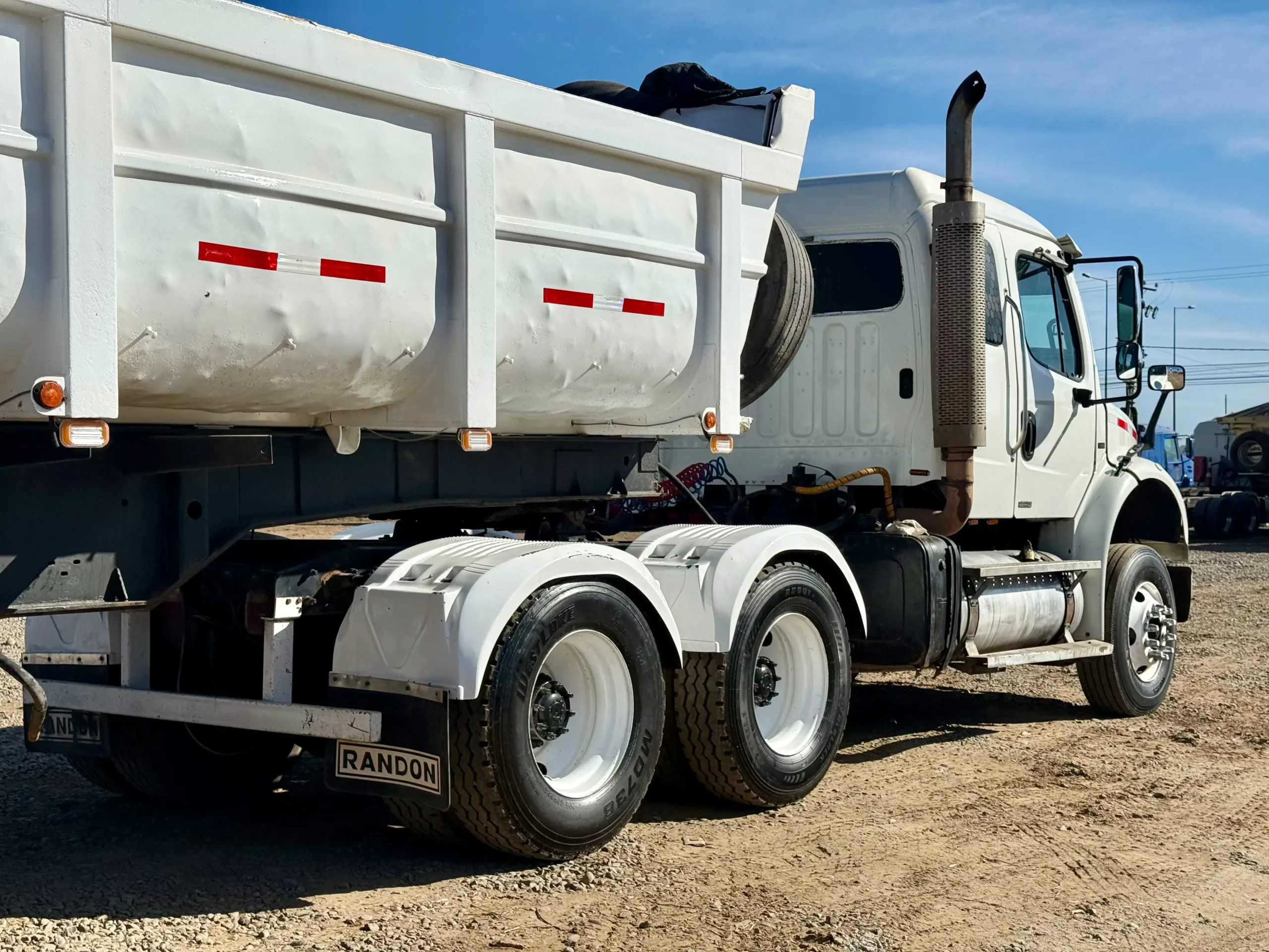 2011 Tractocamión Freightliner M2 112 – con Kit Hidráulico - Imagen 6