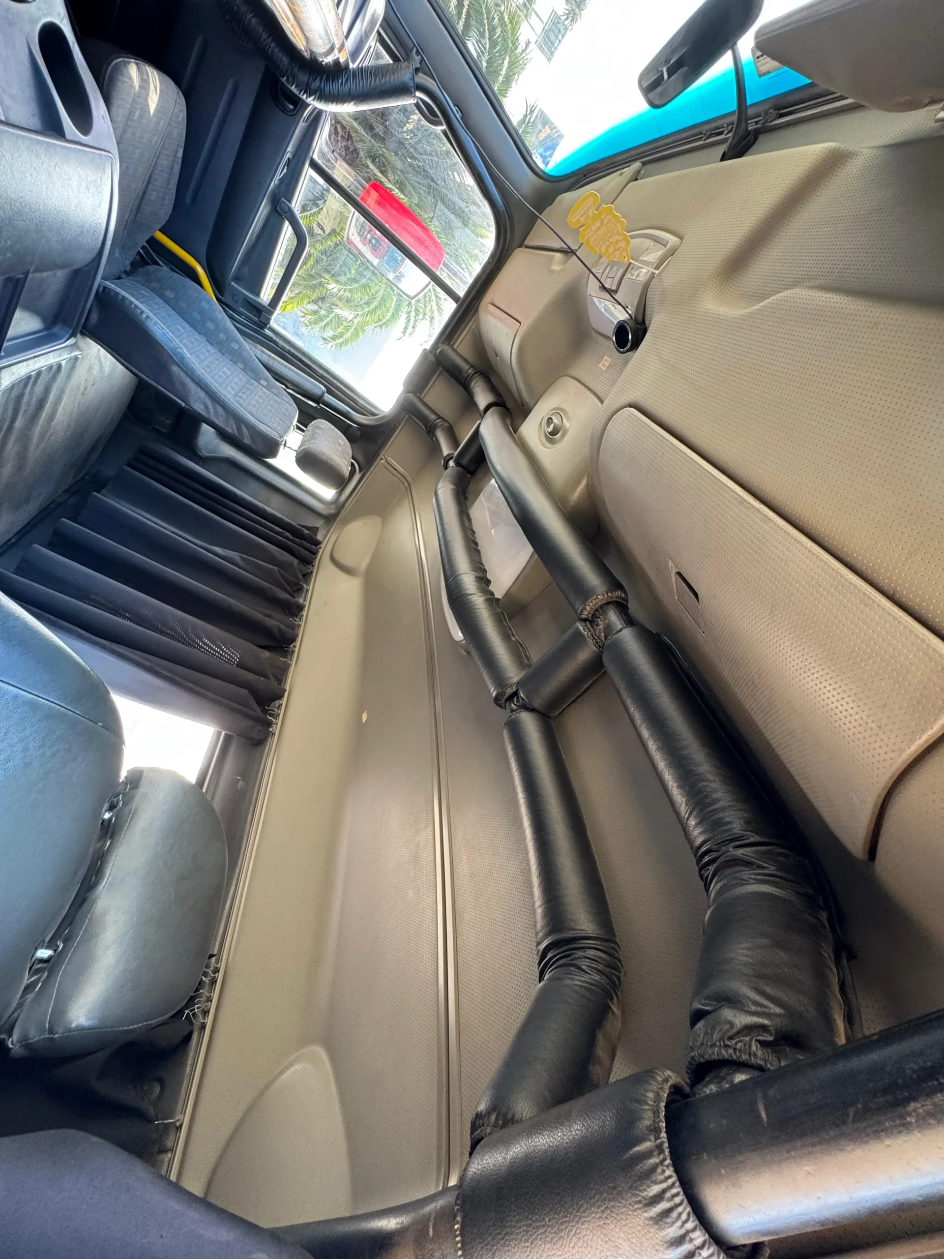 2009 Tractocamión Hyundai HD 1000 6x4 – 410 HP - Imagen 10