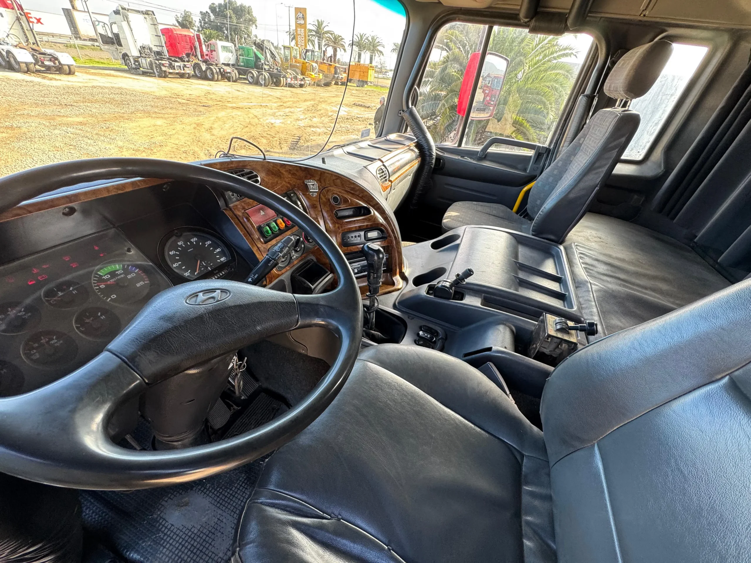 2009 Tractocamión Hyundai HD 1000 6x4 – 410 HP - Imagen 17