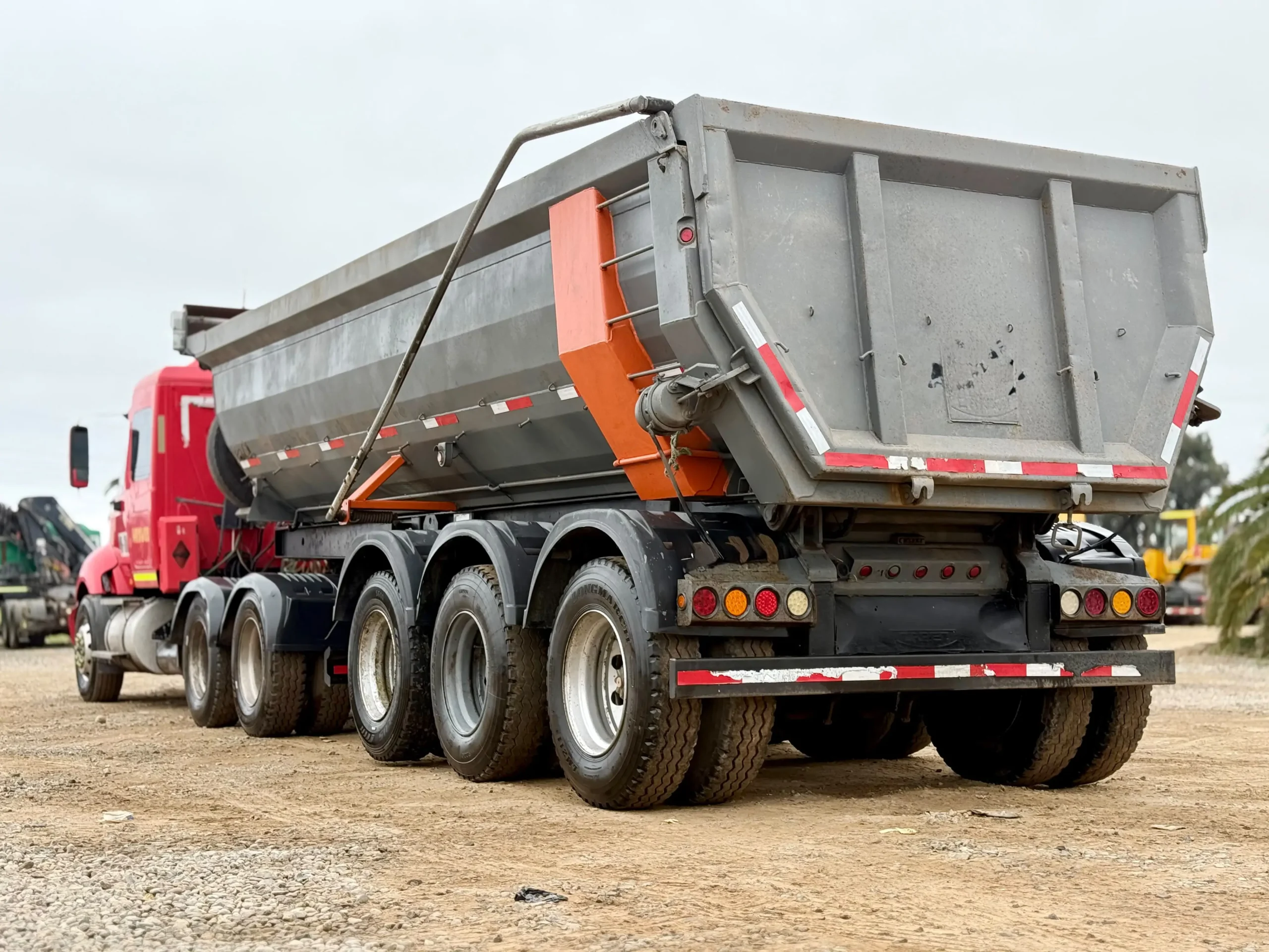 2017 Semiremolque Batea Caren SRV 20M3 – 3 Ejes Capacidad para 20m3 - Imagen 5